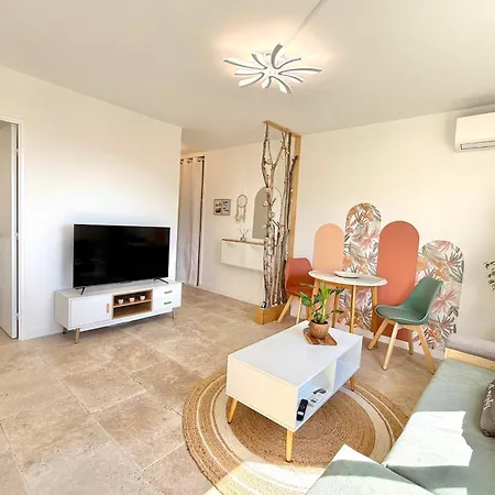 Sleeps 2 * ז'ואן-לה-פינס