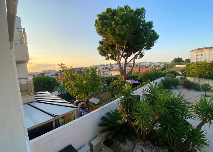 Apartment Sleeps 2 *